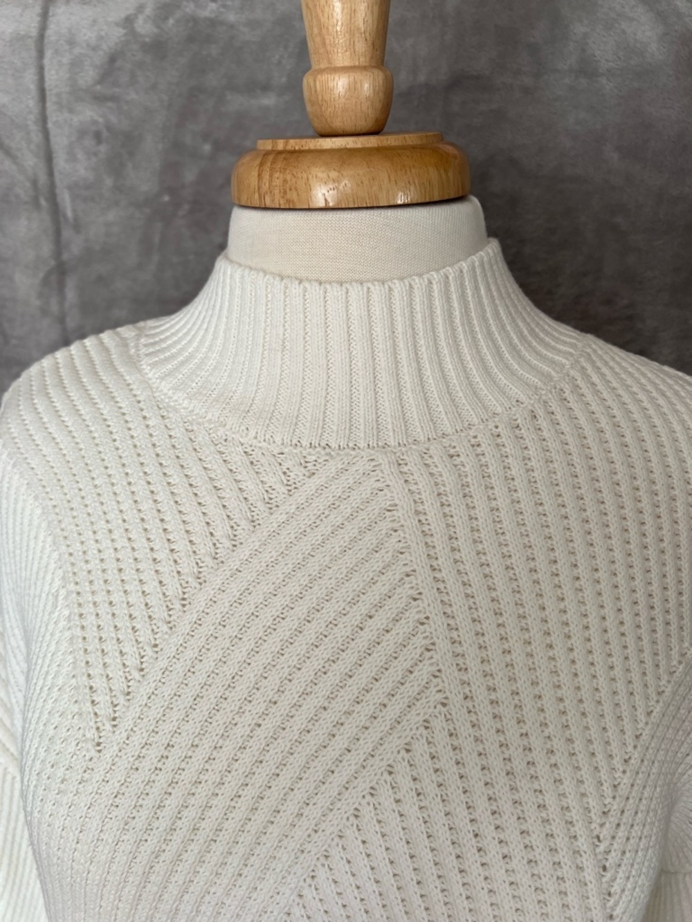 Womens Ophelia Roe Sweater Large Ivory Mock Neck Ribbed Knit Soft Cozy NWT